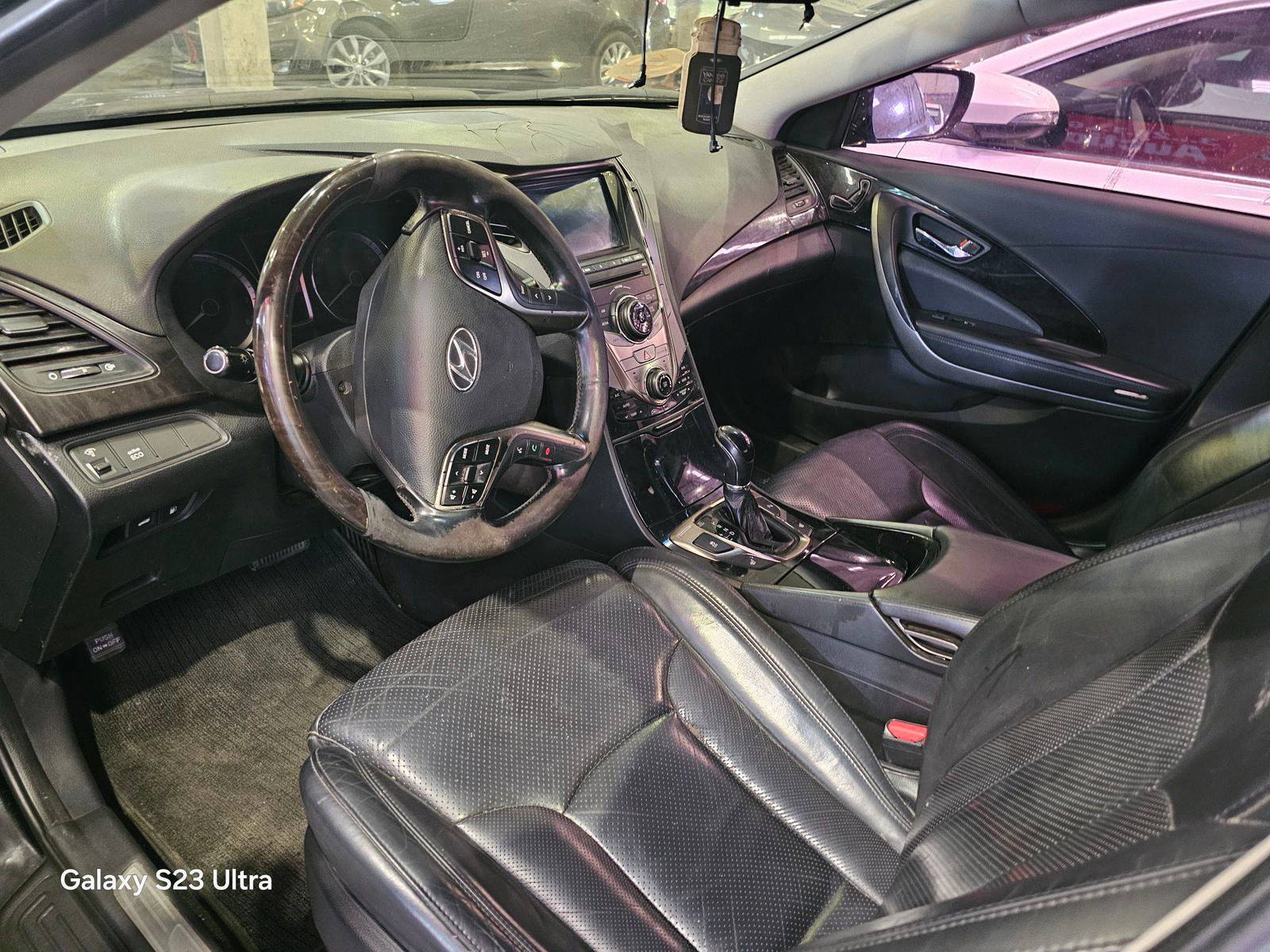 HYUNDAI GRANDEUR 2011 - Marhaba Auction Used Cars - Image 8