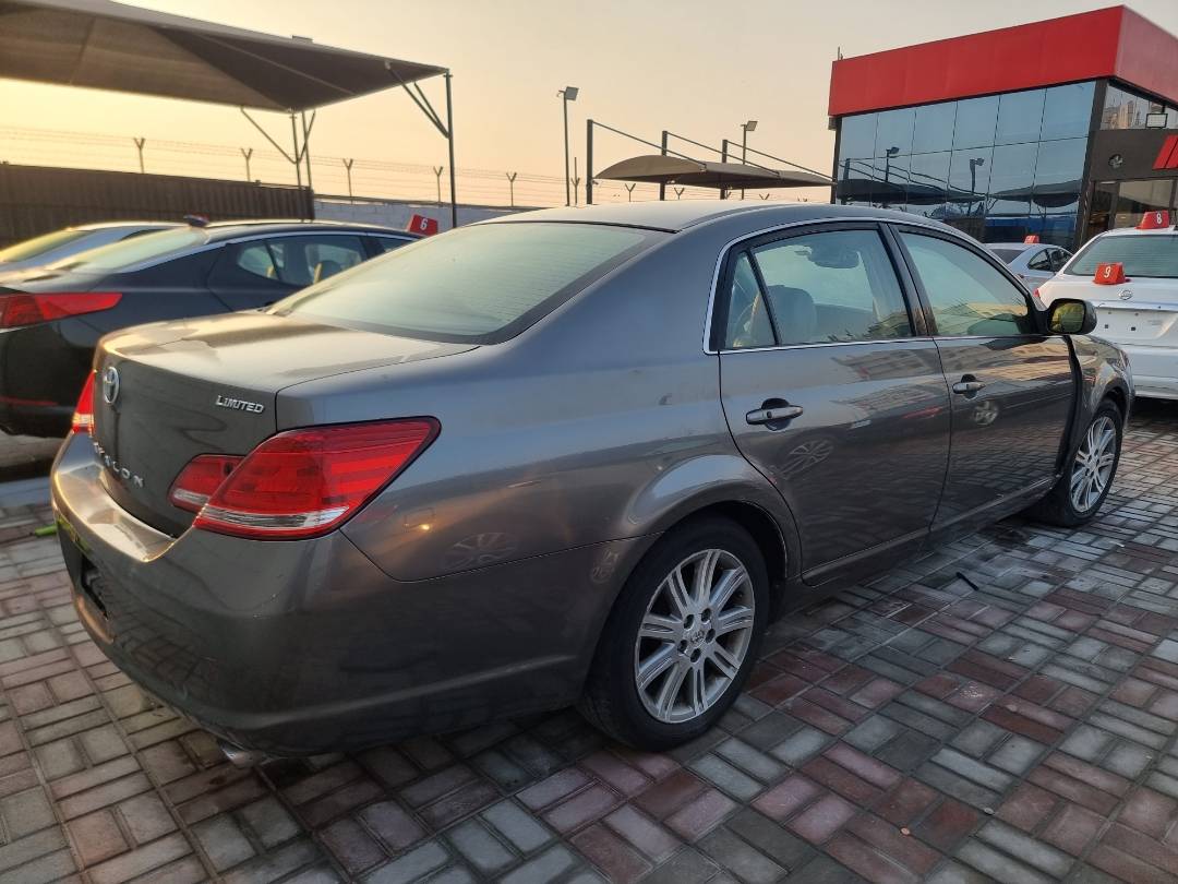 2005 TOYOTA AVALON — 238460 Miles — Lot 215487 — Ind. 12 - Marhaba Auctions Used Cars - Image 4