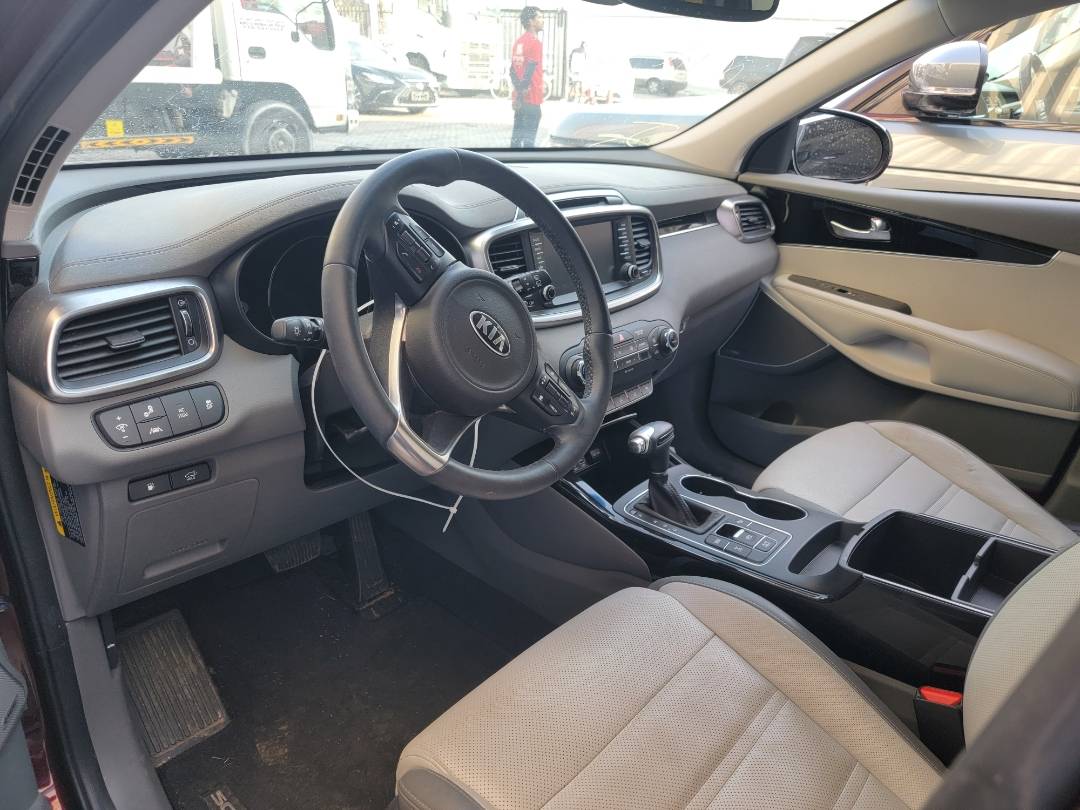 2018 KIA SORENTO — 48677 Miles — Lot 46552055 — Main - Marhaba Auctions Used Cars - Image 8