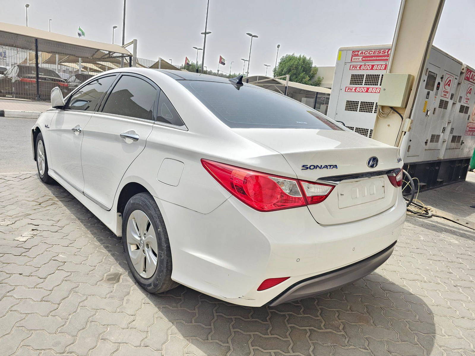 2014 HYUNDAI SONATA — 182325 KM — Lot 076108 — Souq - Marhaba Auctions Used Cars - Image 5