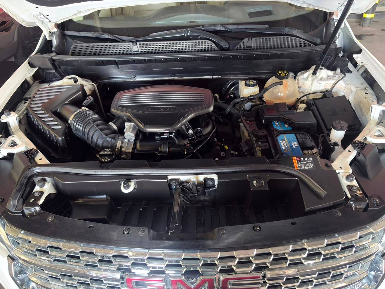 2023 GMC ACADIA — 36992 Miles — Lot Z129336 - Marhaba Auctions Used Cars - Image 10