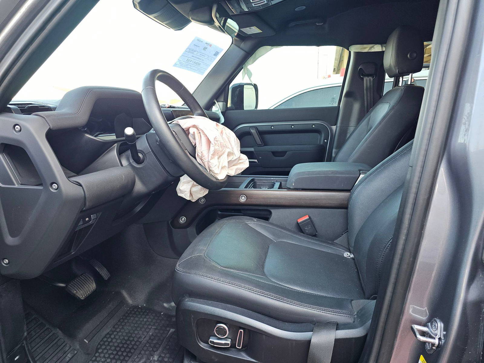 LAND ROVER DEFENDER 130 X DYNAMIC SE 2023 - Marhaba Auction Used Cars - Image 9