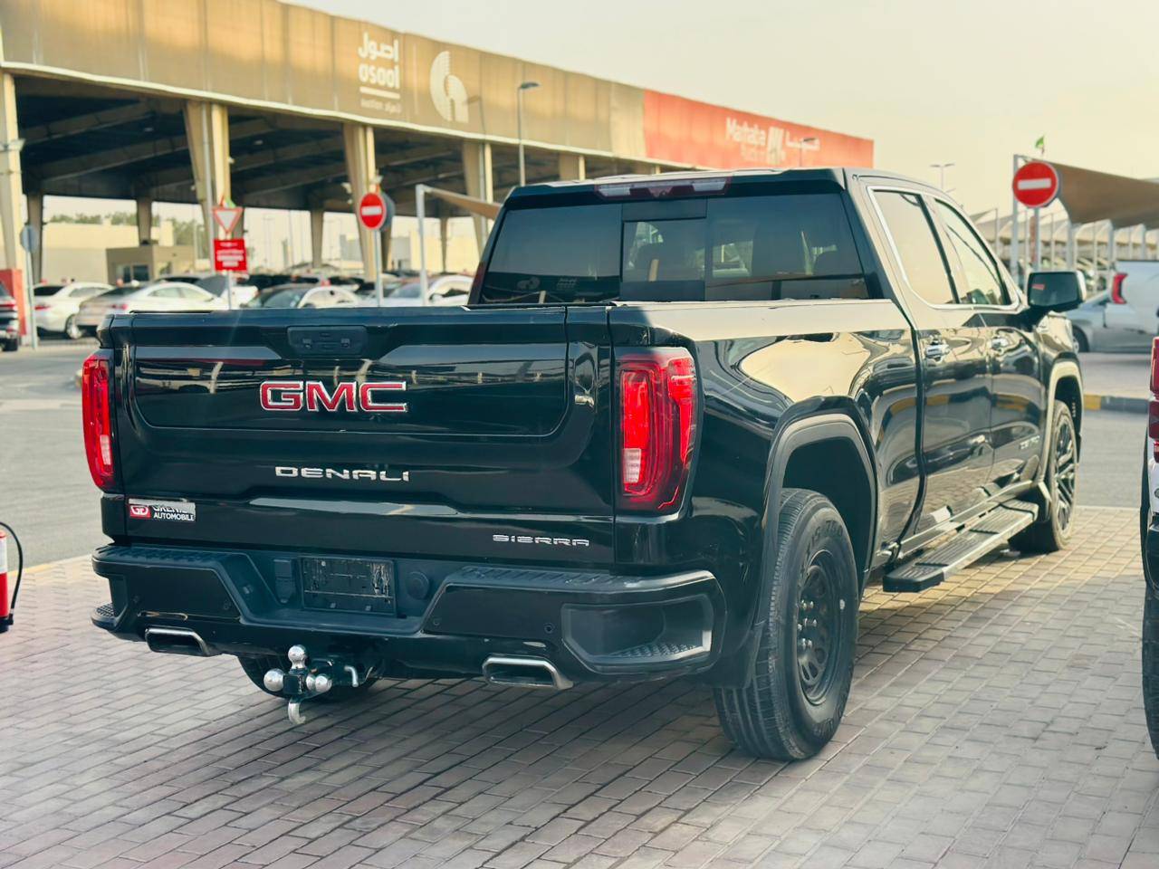 2022 GMC SIERRA — 85381 KM — Lot Z541416 — Souq - Marhaba Auctions Used Cars - Image 6