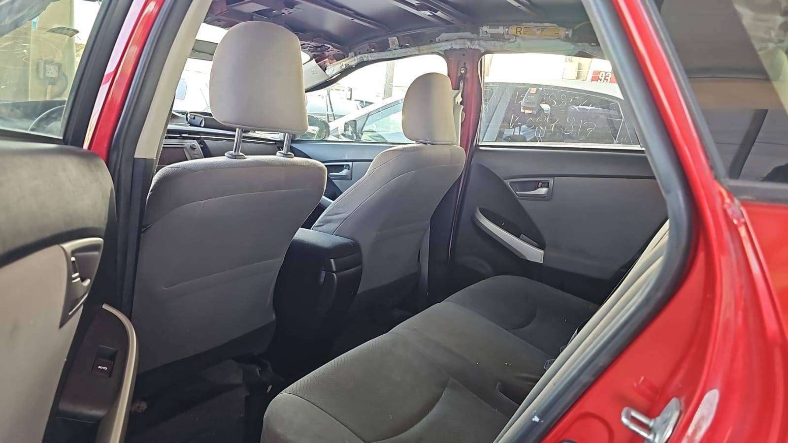 2015 TOYOTA PRIUS — 116124 Miles — Lot 8F1893045 — Souq - Marhaba Auctions Used Cars - Image 7