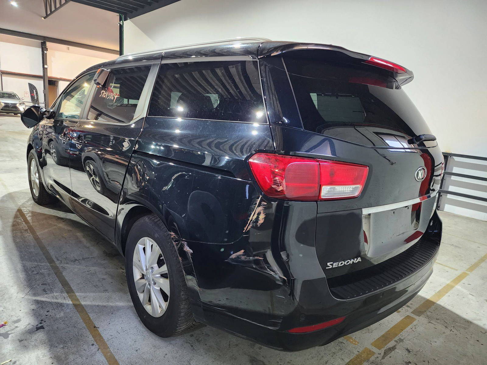 2016 KIA SEDONA — 141354 Miles — Lot 57013264 — Al Quoz - Marhaba Auctions Used Cars - Image 5