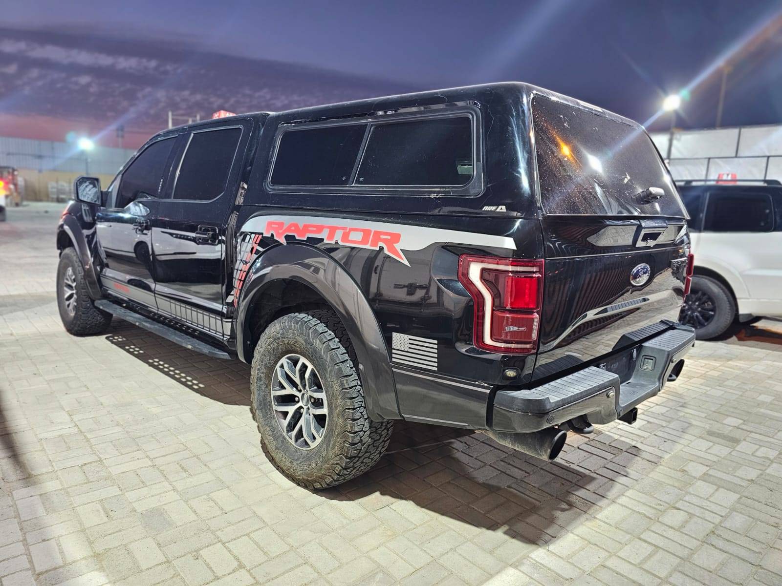2017 FORD F150 - Raptor — 89936 Miles — Lot 54268325 — Souq - Marhaba Auctions Used Cars - Image 4