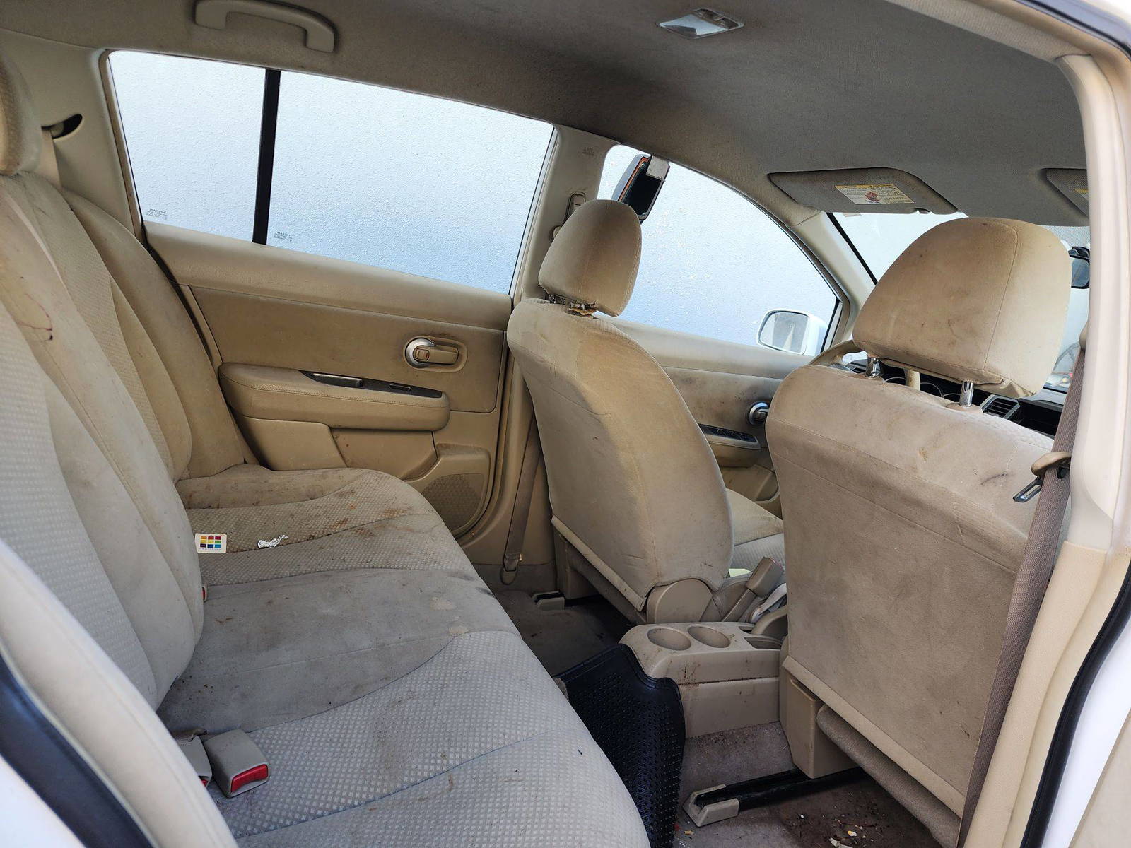 2011 NISSAN VERSA — 153993 Miles — Lot 40892343 — Al Quoz - Marhaba Auctions Used Cars - Image 6