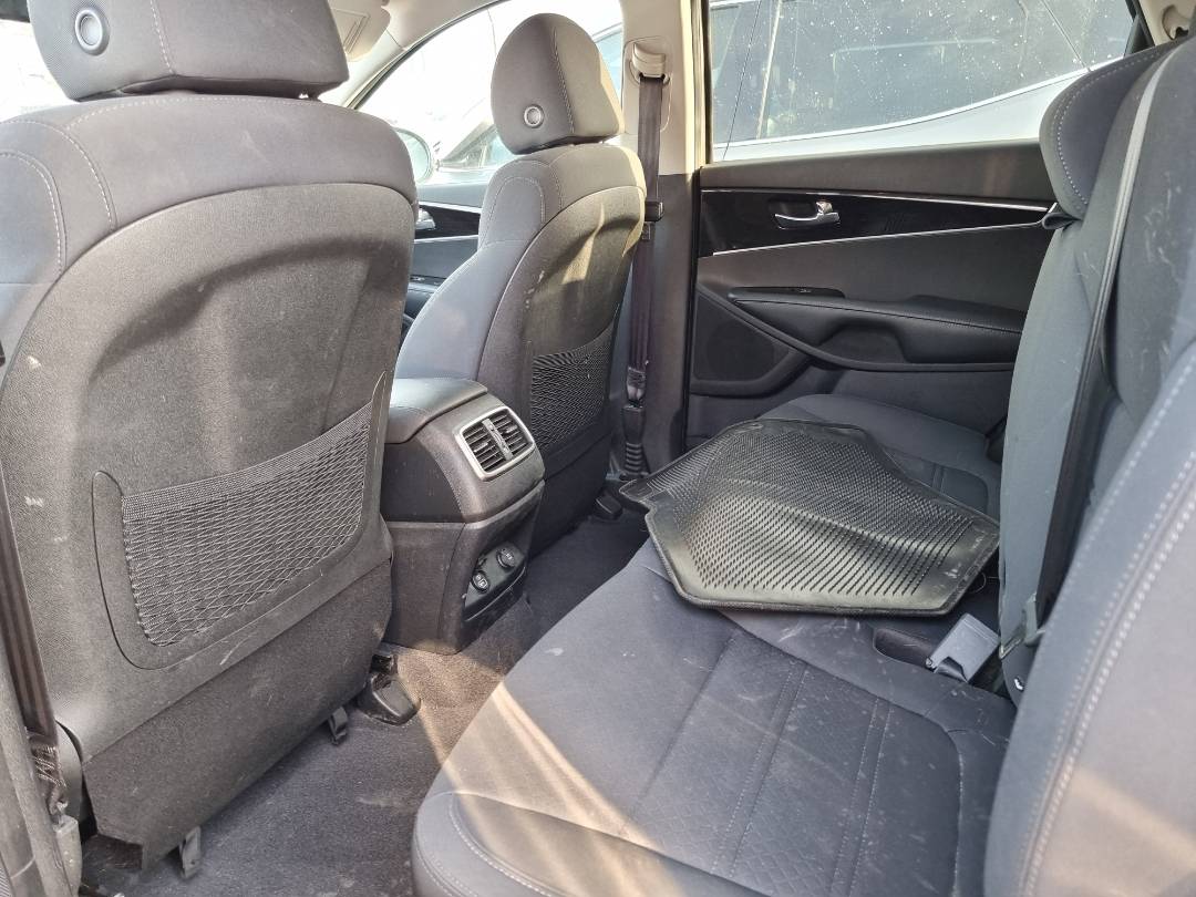 2019 KIA SORENTO — 85221 Miles — Lot 125487 — Souq - Marhaba Auctions Used Cars - Image 7