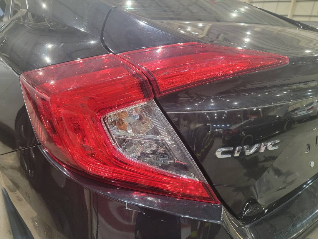 2016 HONDA CIVIC — 73483 Miles — Lot XGE021823 - Marhaba Auctions Used Cars - Image 12