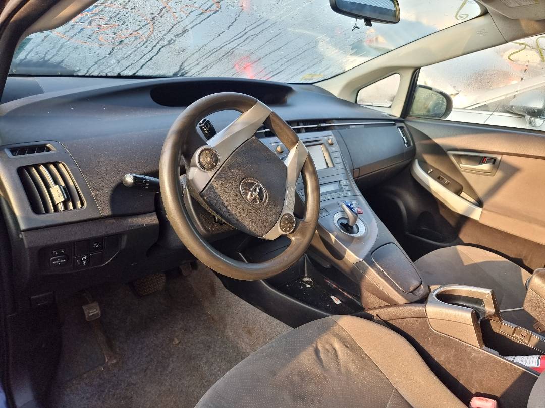 2012 TOYOTA PRIUS — 279235 Miles — Lot 549821 — Ind. 12 - Marhaba Auctions Used Cars - Image 6