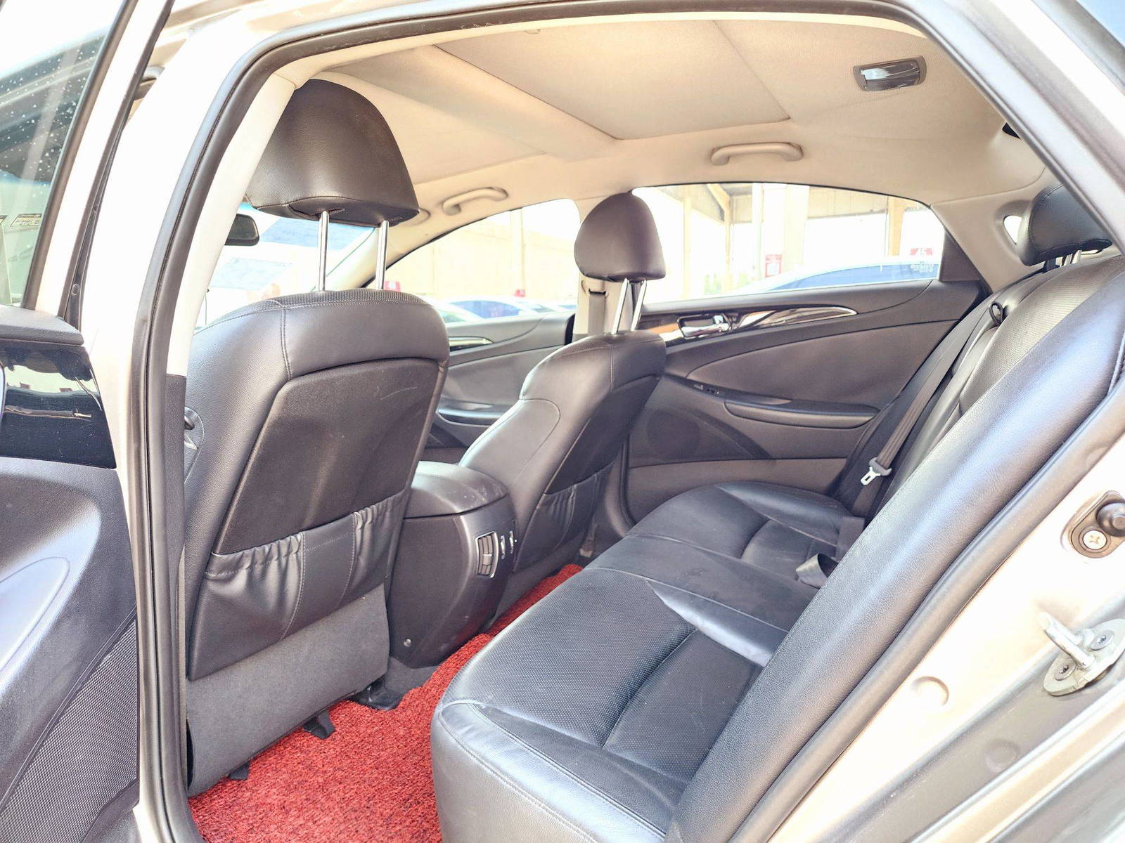 2010 HYUNDAI SONATA — 116799 KM — Lot BAA021221 — Souq - Marhaba Auctions Used Cars - Image 6