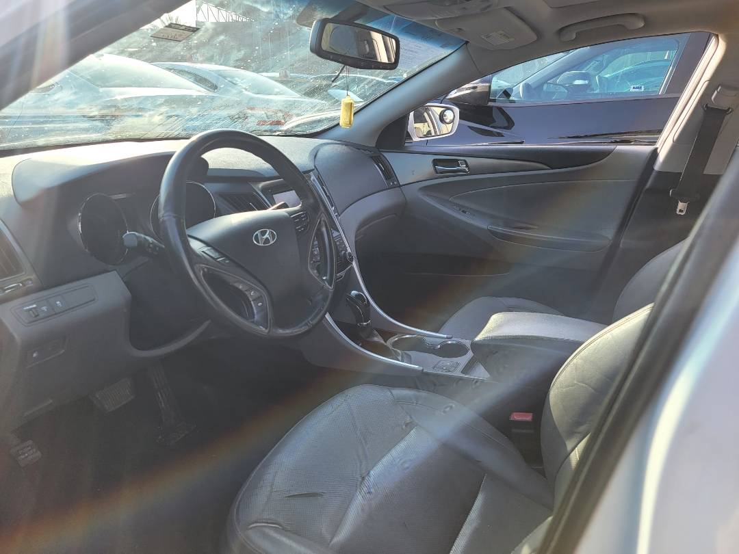 2014 HYUNDAI SONATA — 213730 KM — Lot A112717 — Main - Marhaba Auctions Used Cars - Image 6