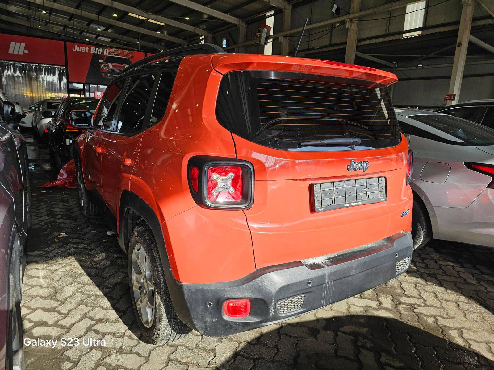 2015 JEEP RENEGADE LATITUDE — 155897 KM — Lot B79568 — Main - Marhaba Auctions Used Cars - Image 6