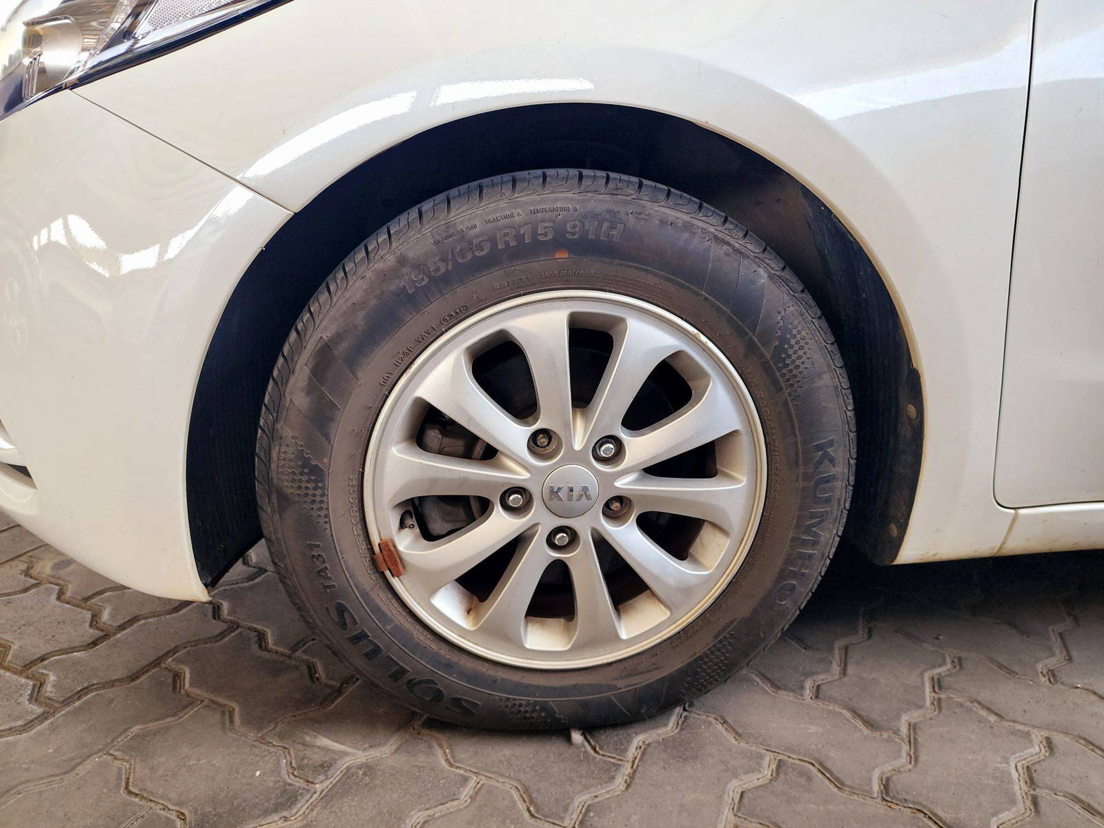 2014 KIA K3 — 110932 KM — Lot 216766 — Main - Marhaba Auctions Used Cars - Image 10
