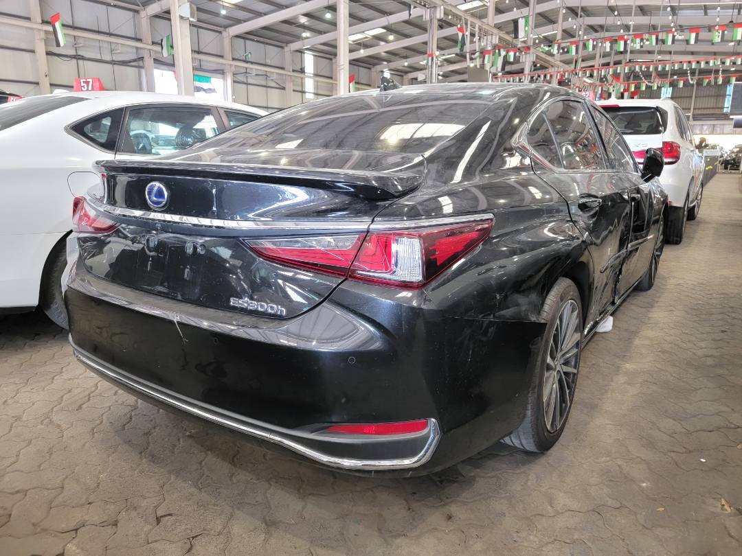 2022 LEXUS ES 300H — 131796 Miles — Lot 25914 — Main - Marhaba Auctions Used Cars - Image 3