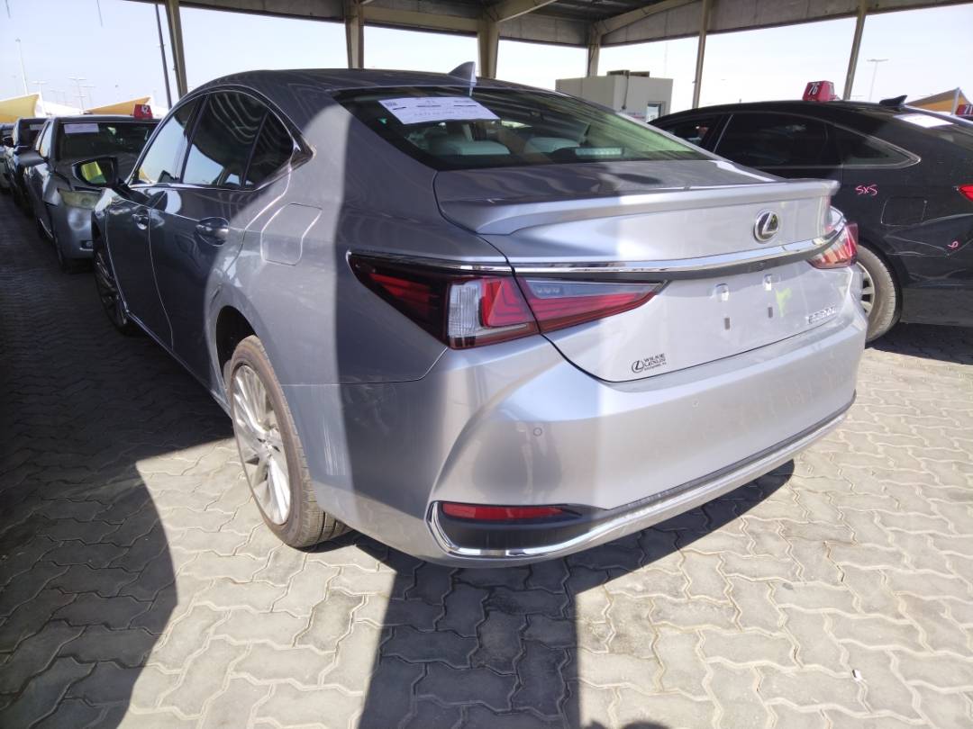 2023 LEXUS ES 300H — 5285 Miles — Lot 73098943 - Marhaba Auctions Used Cars - Image 6