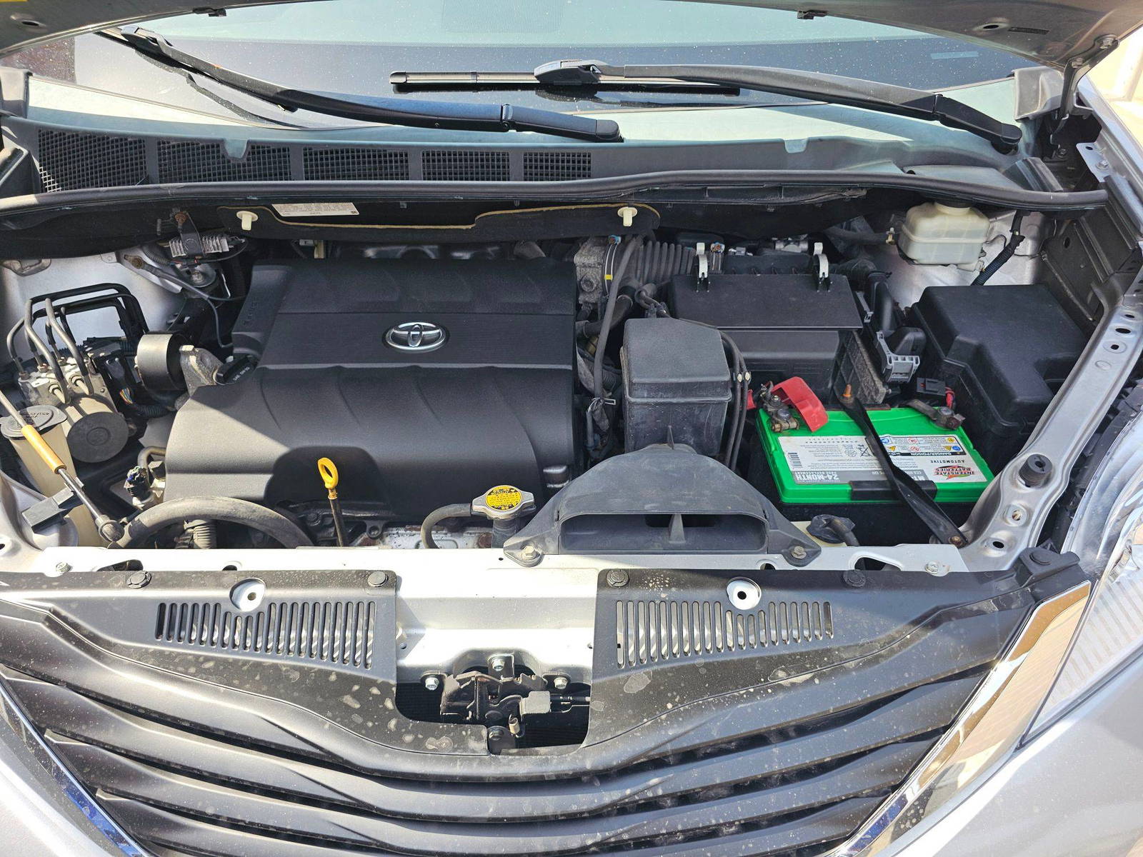 2012 TOYOTA SIENNA — 221066 Miles — Lot 3DC4CS255325 — Souq - Marhaba Auctions Used Cars - Image 11