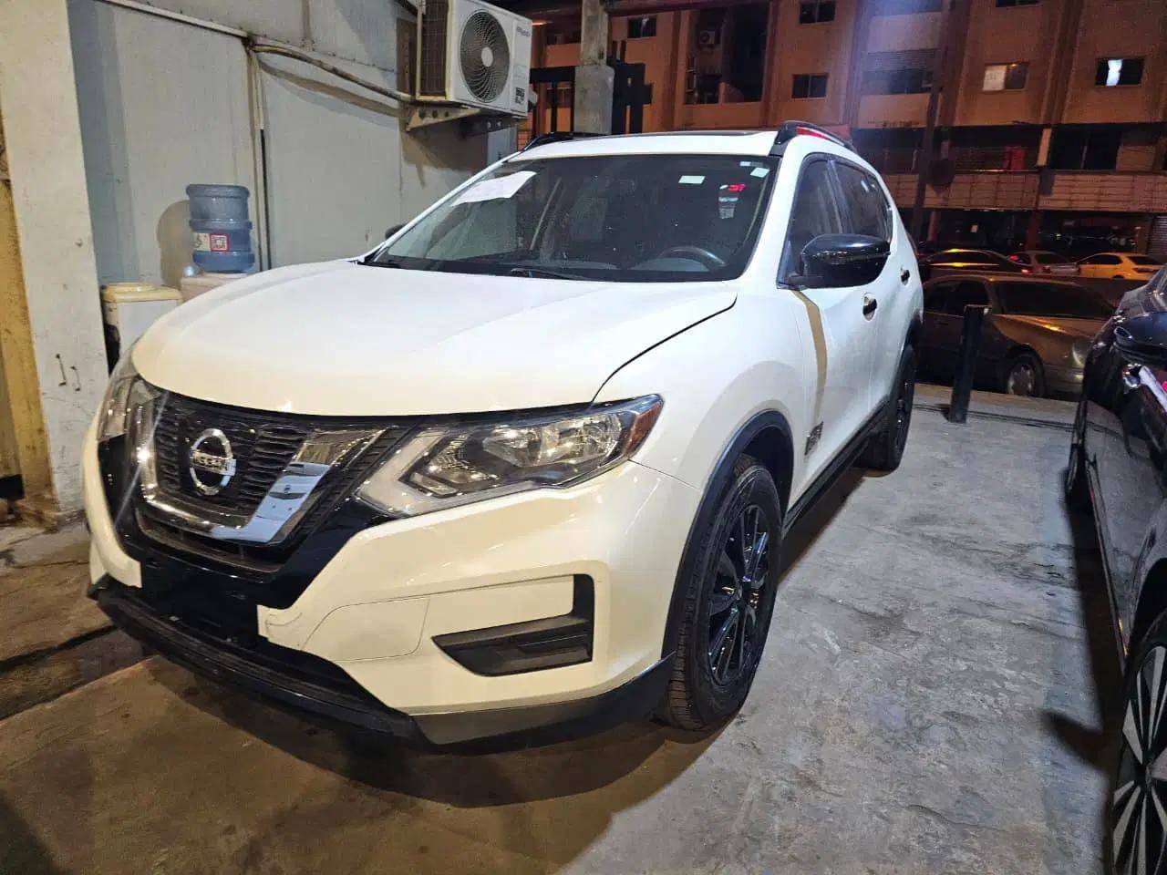 2017 NISSAN ROGUE — 128612 Miles — Lot HC757840 — Souq - Marhaba Auctions Used Cars - Image 5