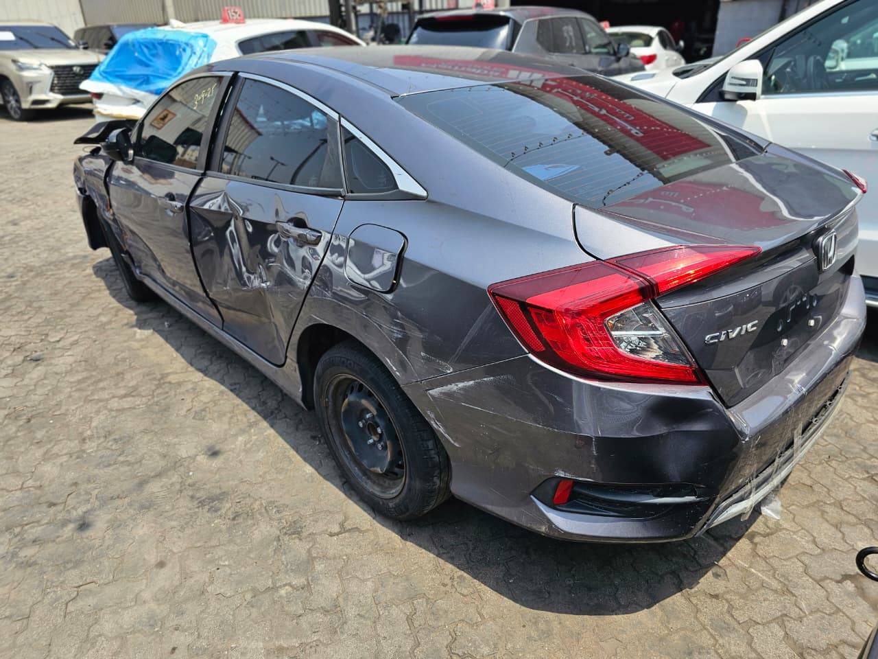 2019 HONDA CIVIC — 118906 Miles — Lot 6KH541403 — Souq - Marhaba Auctions Used Cars - Image 6