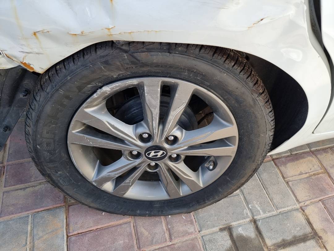 2017 HYUNDAI ELANTRA — 67113 Miles — Lot HH009048 - Marhaba Auctions Used Cars - Image 4