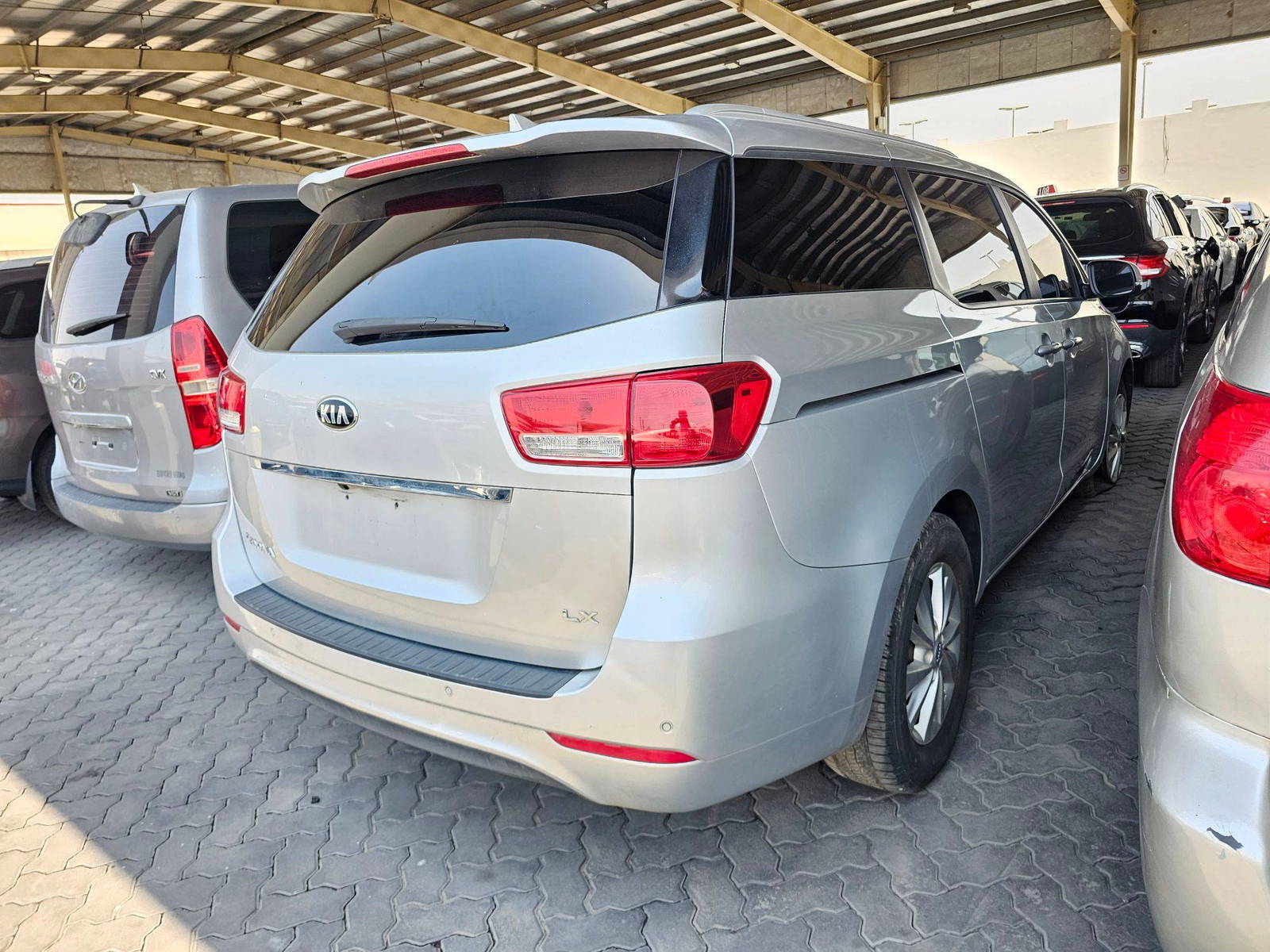 KIA SEDONA 2017 - Marhaba Auction Used Cars - Image 4