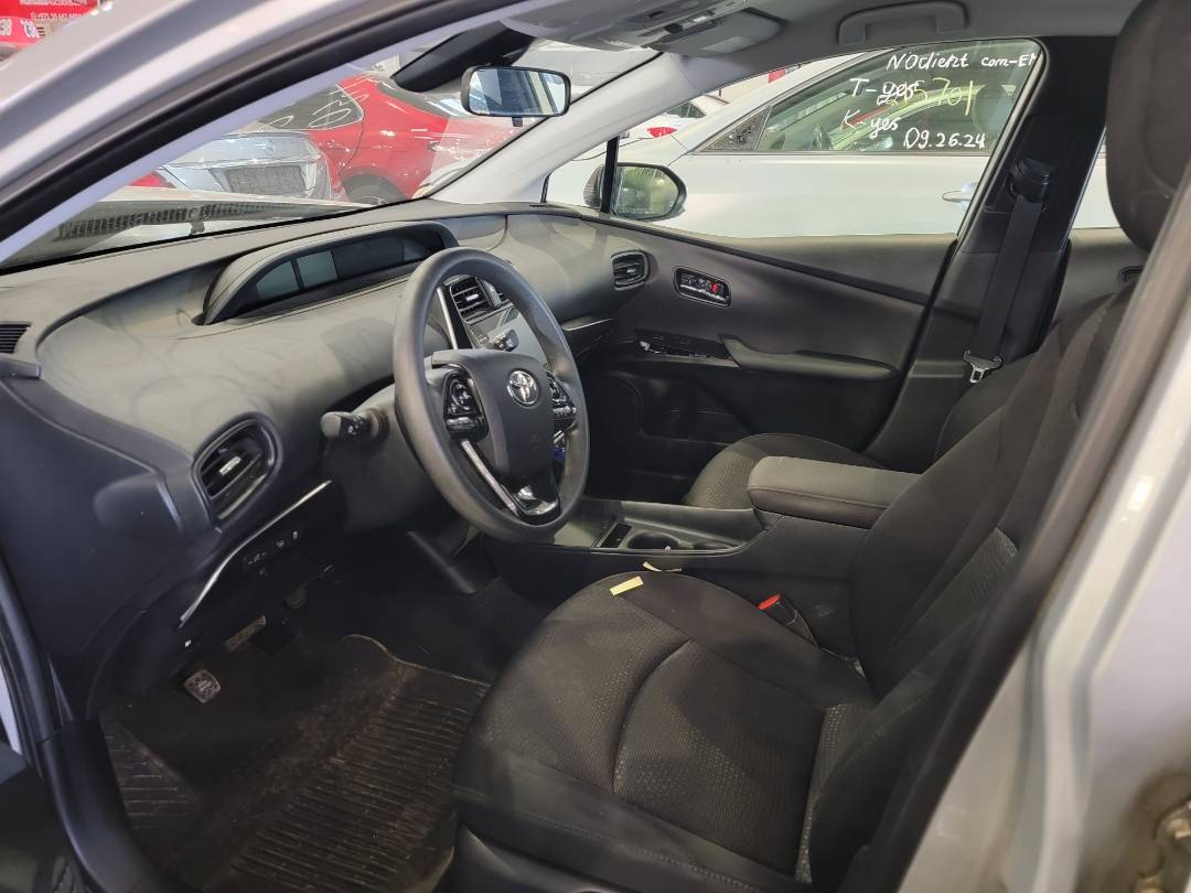 2022 TOYOTA PRIUS — 87884 Miles — Lot 3034738 — Main - Marhaba Auctions Used Cars - Image 8