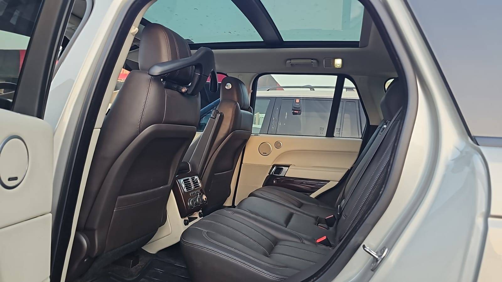 LAND ROVER RANGE ROVER VOGUE 2016 - Marhaba Auction Used Cars - Image 15