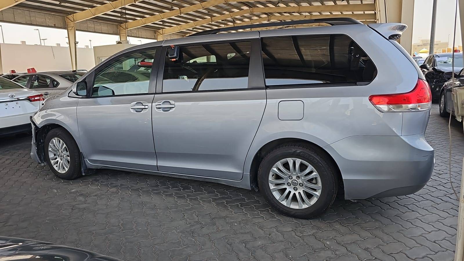 TOYOTA SIENNA 2011 - Marhaba Auction Used Cars - Image 12