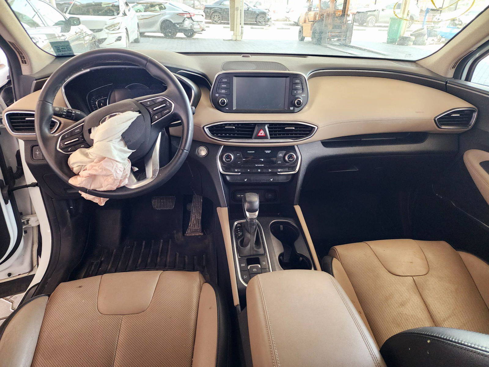 2019 HYUNDAI SANTA FE — 87627 Miles — Lot 6KH018766 — Souq - Marhaba Auctions Used Cars - Image 4