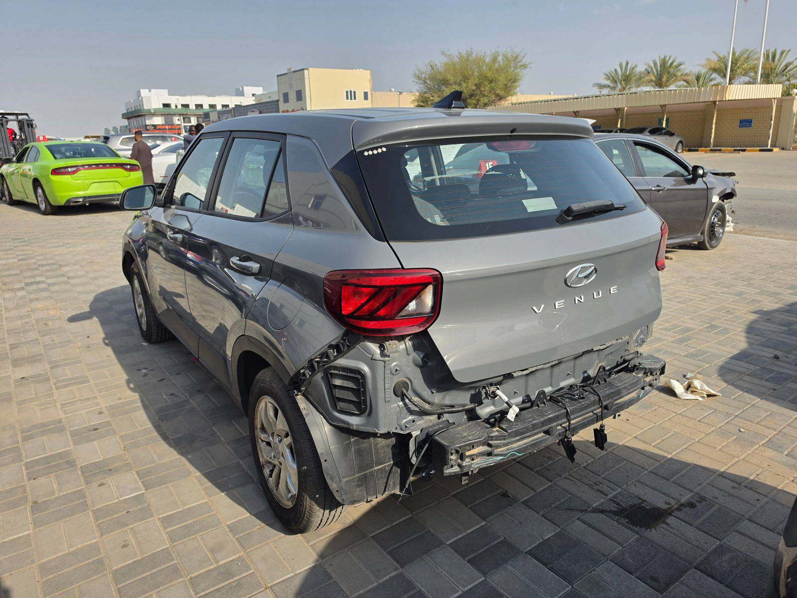 2022 HYUNDAI VENUE SE — sold — 56819 Miles — Lot 8NU154511 — Oman Yard - Marhaba Auctions Used Cars - Image 4