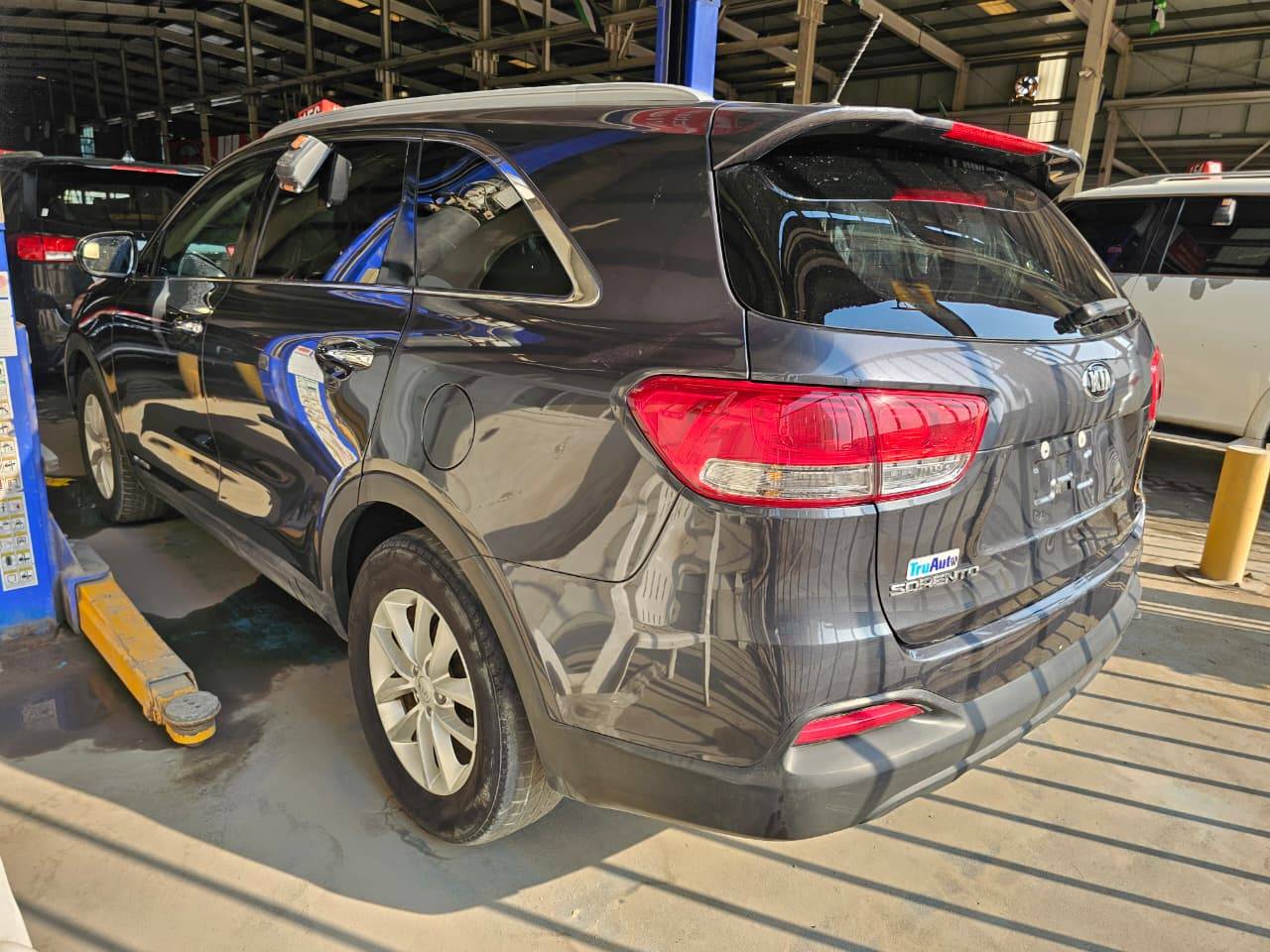 2017 KIA SORENTO — Lot G316804 — Main - Marhaba Auctions Used Cars - Image 5