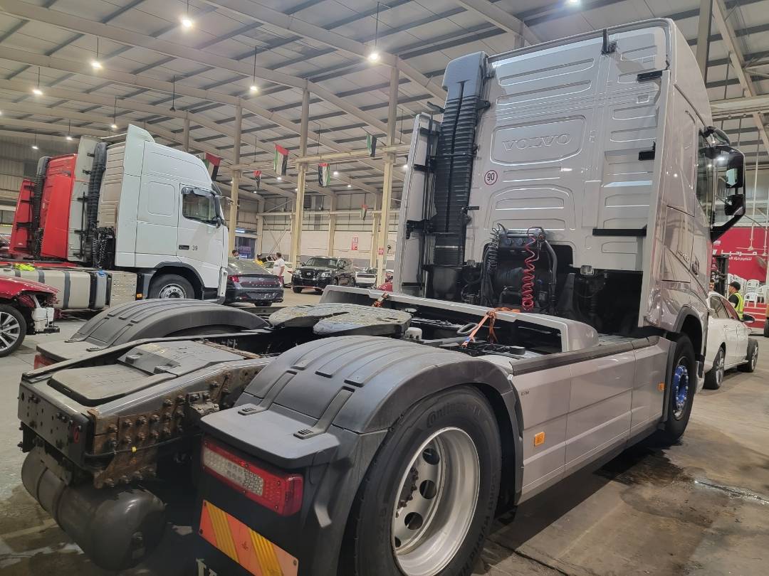 2015 VOLVO FH-Series — 978677 KM — Lot B726096 — Main - Marhaba Auctions Used Cars - Image 4