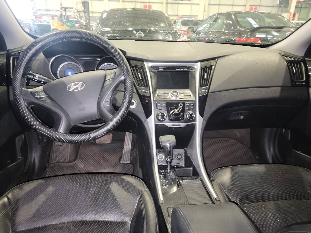 2010 HYUNDAI SONATA — 134872 KM — Lot 078664 — Main - Marhaba Auctions Used Cars - Image 7