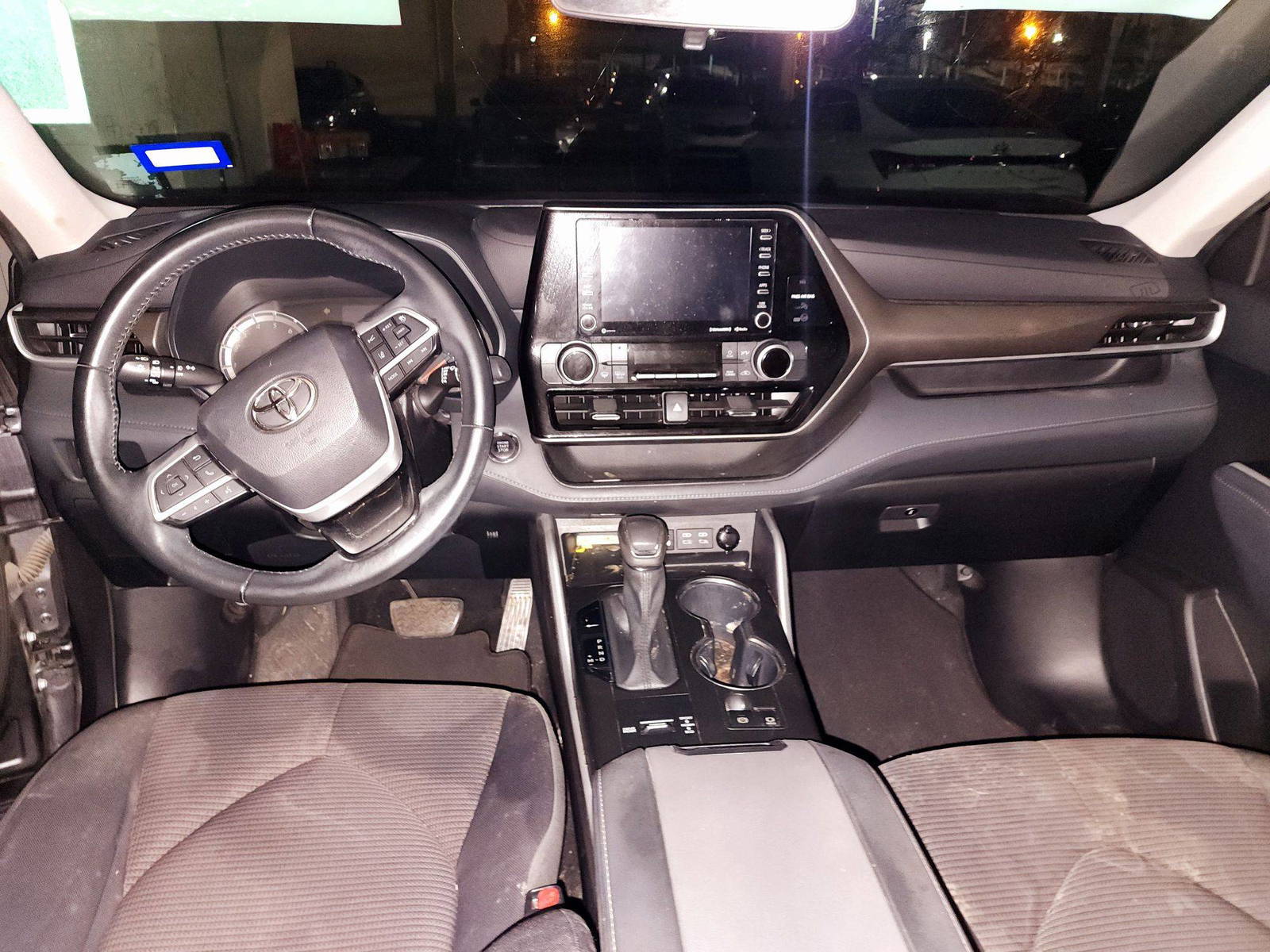 2022 TOYOTA HIGHLANDER — 36684 Miles — Lot 1NS104443 — Souq - Marhaba Auctions Used Cars - Image 7
