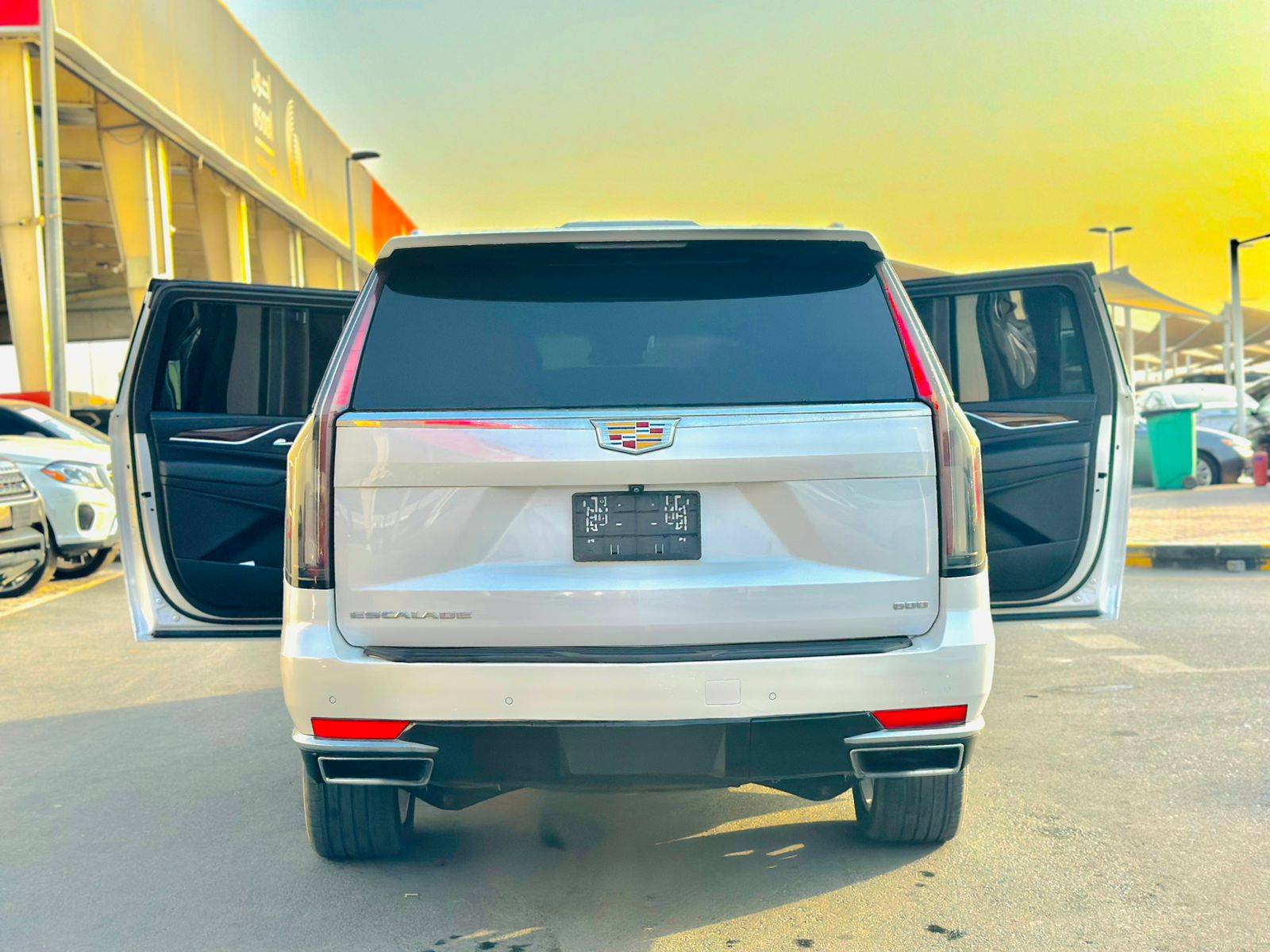 2022 CADILLAC ESCALADE — 51450 KM — Lot L5NR144571 — Souq - Marhaba Auctions Used Cars - Image 3
