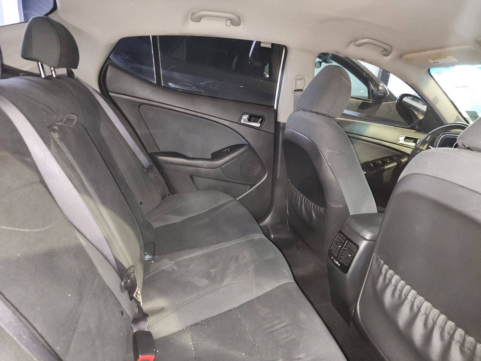 2015 KIA OPTIMA — 164976 Miles — Lot 56155884 — Al Quoz - Marhaba Auctions Used Cars - Image 6