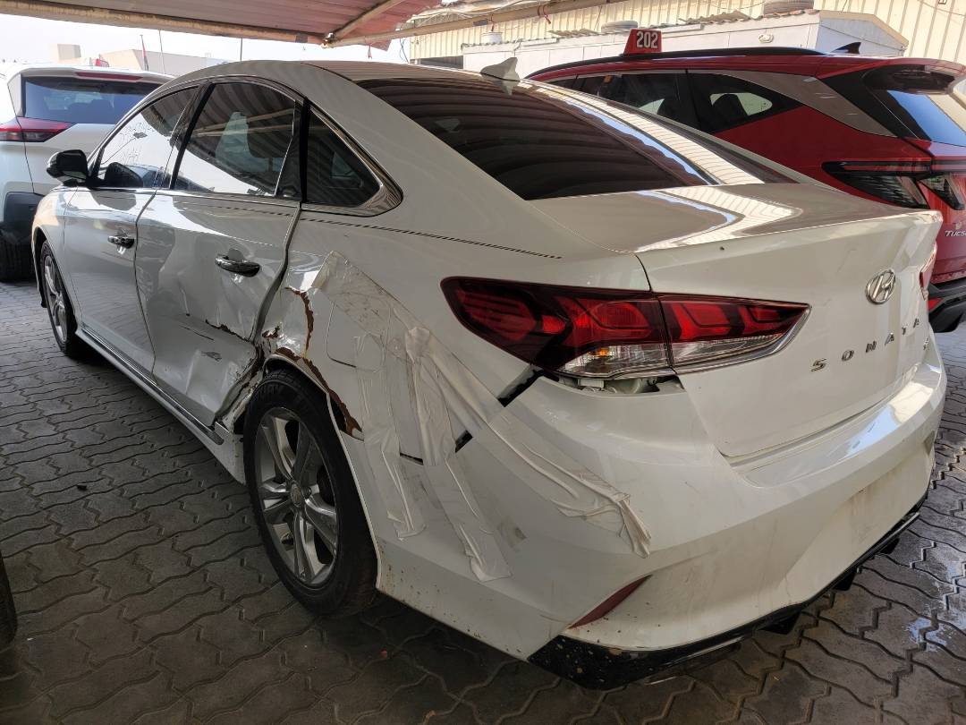 2018 HYUNDAI SONATA — 96461 Miles — Lot H718009 — Souq - Marhaba Auctions Used Cars - Image 5
