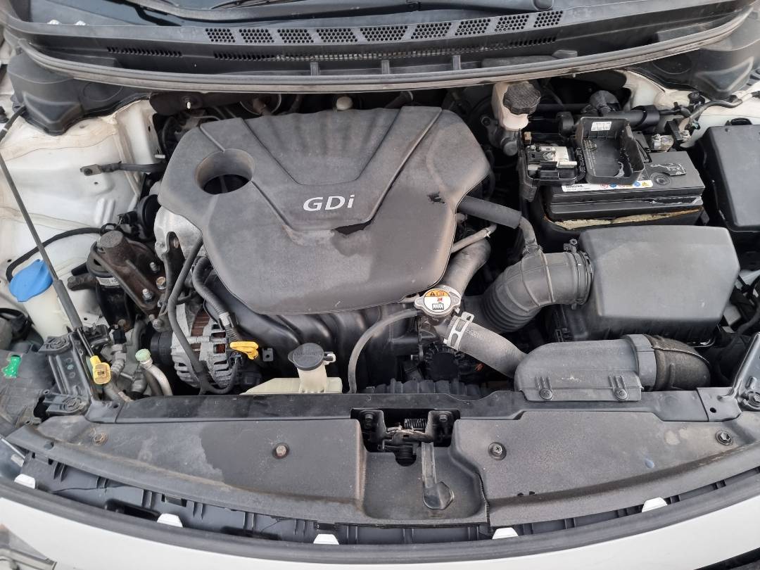 2015 KIA K3 — 178576 KM — Lot 2w22211 — Souq - Marhaba Auctions Used Cars - Image 11