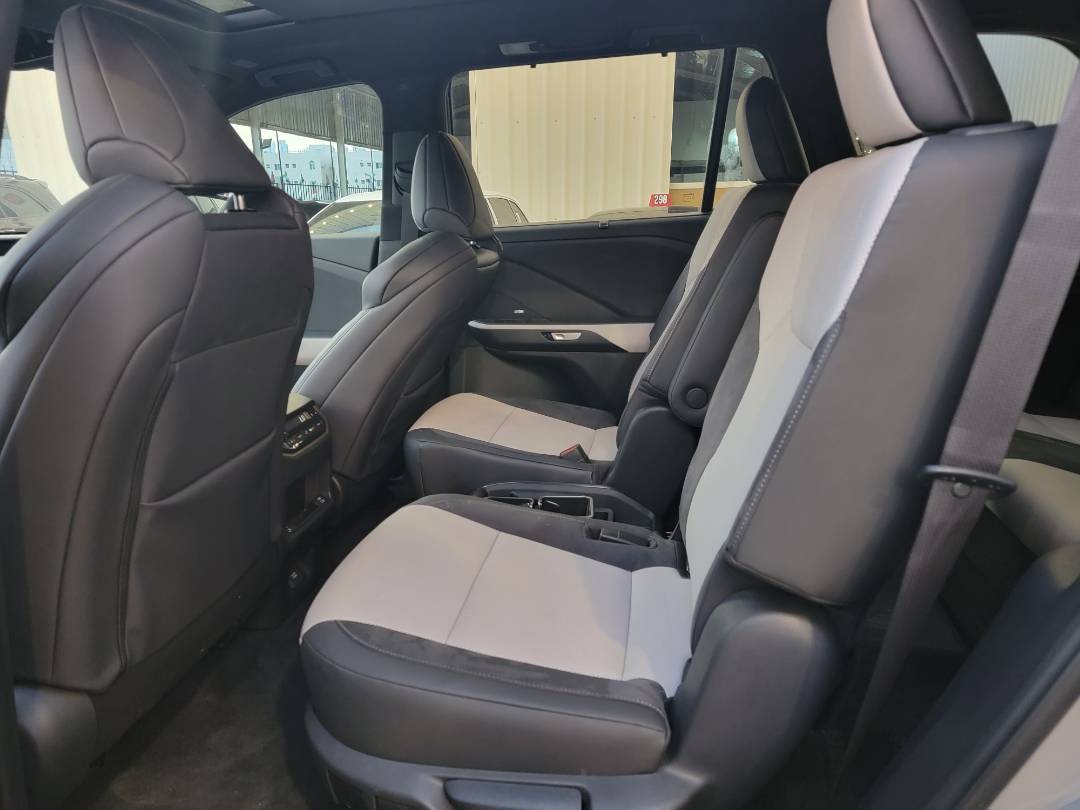 2024 LEXUS TX 500h — 4515 KM — Lot S001519 — Al Quoz - Marhaba Auctions Used Cars - Image 6
