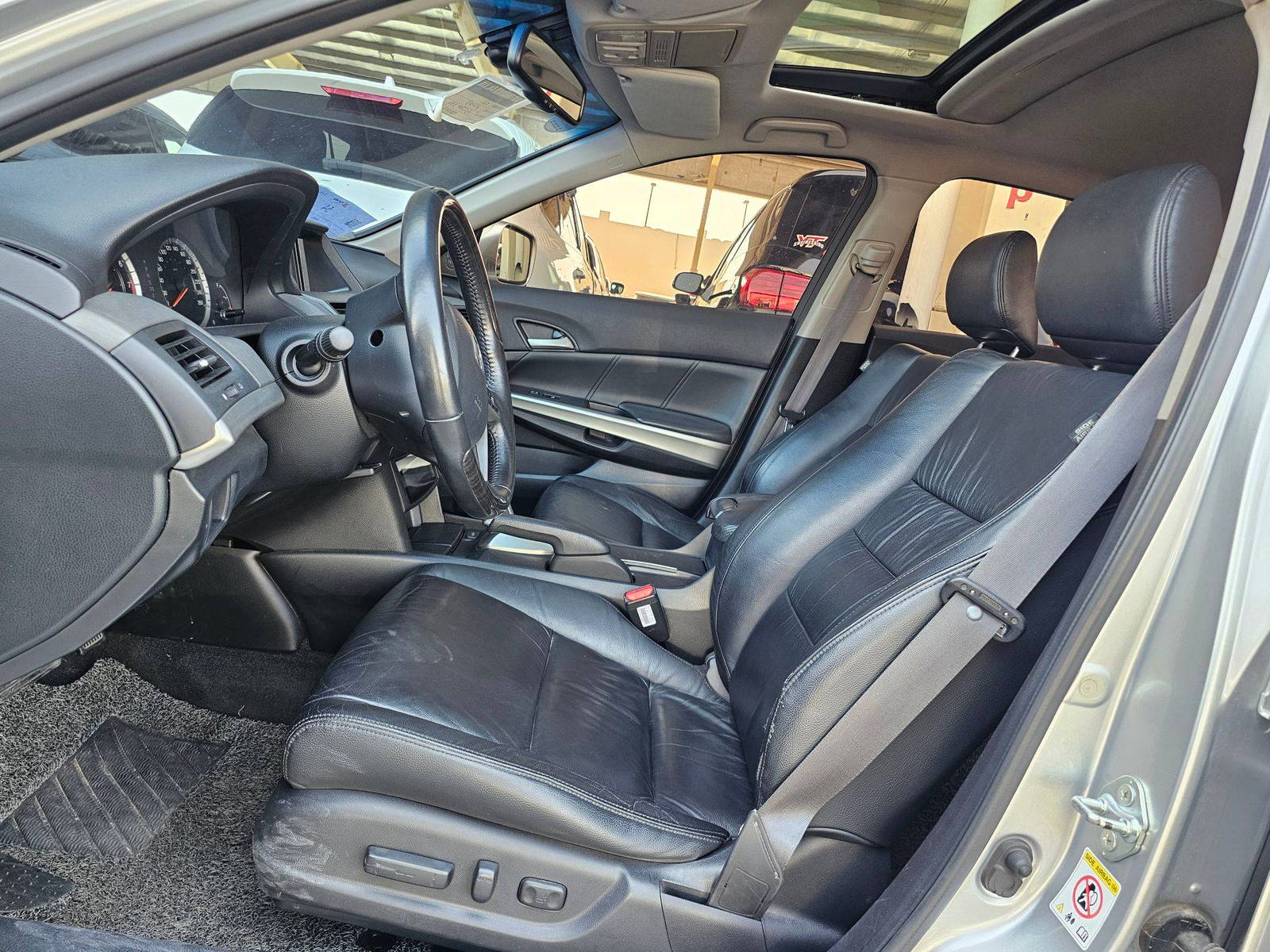 2011 HONDA ACCORD — 88297 KM — Lot C200990 — Souq - Marhaba Auctions Used Cars - Image 10