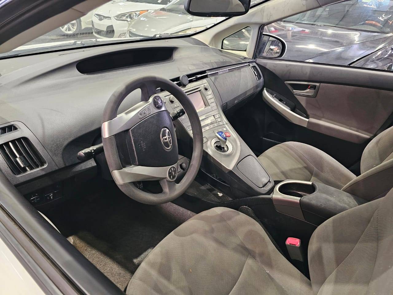 2013 TOYOTA PRIUS — 179974 KM — Lot 5552577 — Main - Marhaba Auctions Used Cars - Image 9