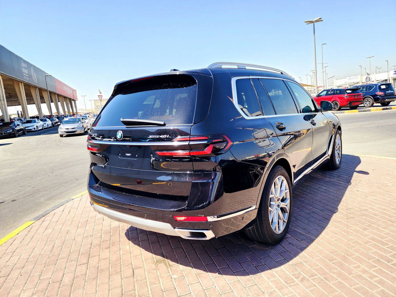 2024 BMW X7 — 16398 KM — Lot 4R9S37024 — Souq - Marhaba Auctions Used Cars - Image 3