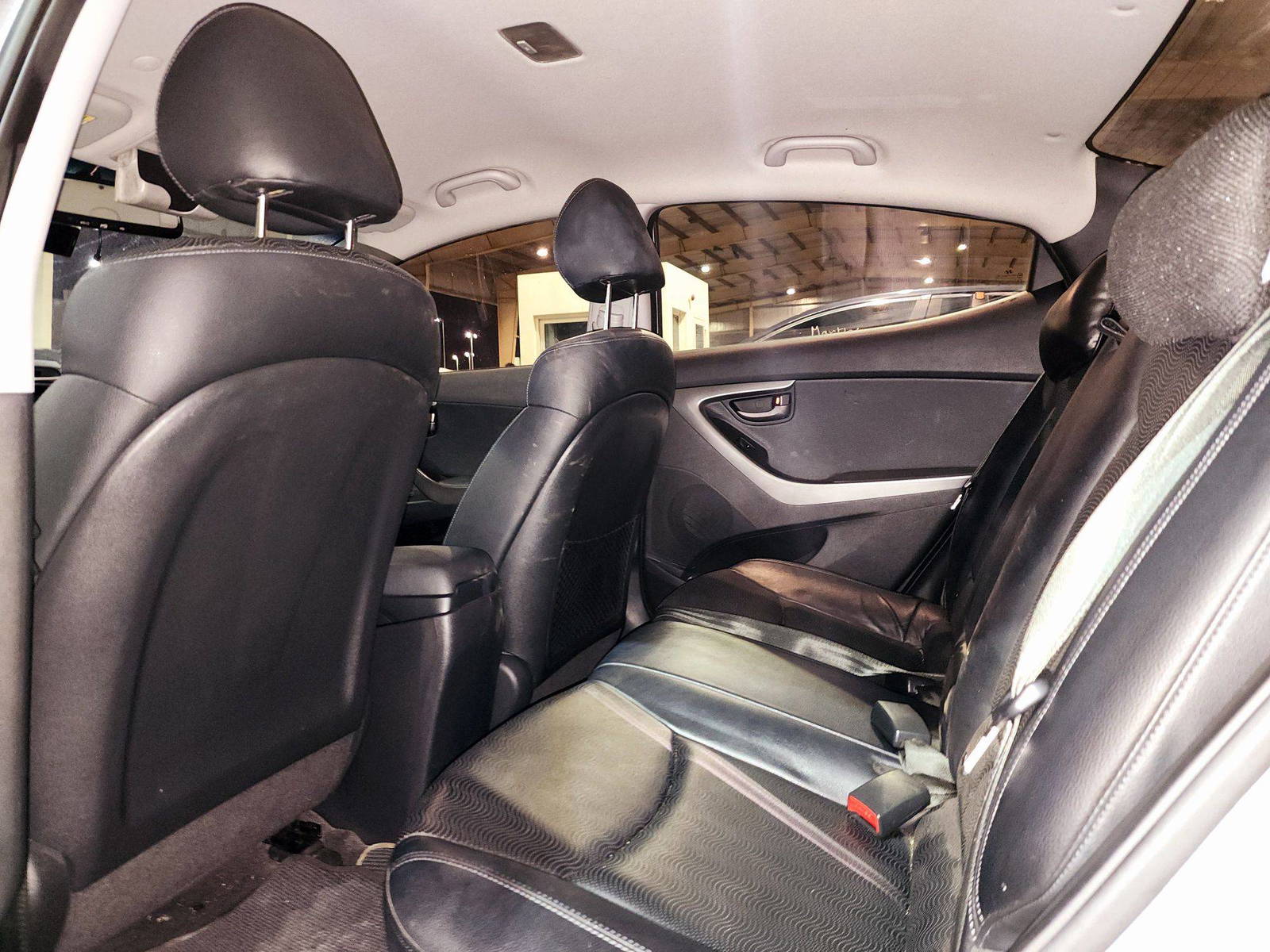 2011 HYUNDAI AVANTE — 65320 KM — Lot 064982 — Souq - Marhaba Auctions Used Cars - Image 6