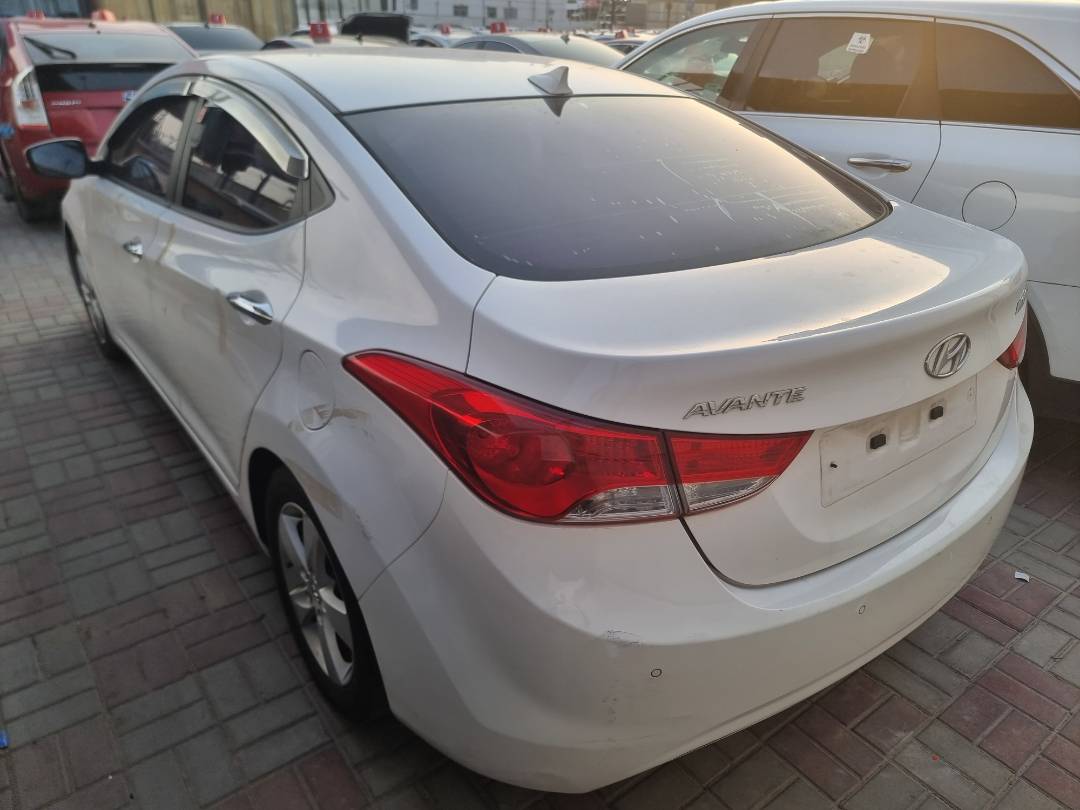 2012 HYUNDAI AVANTE — 223459 KM — Lot 325772 — Souq - Marhaba Auctions Used Cars - Image 5