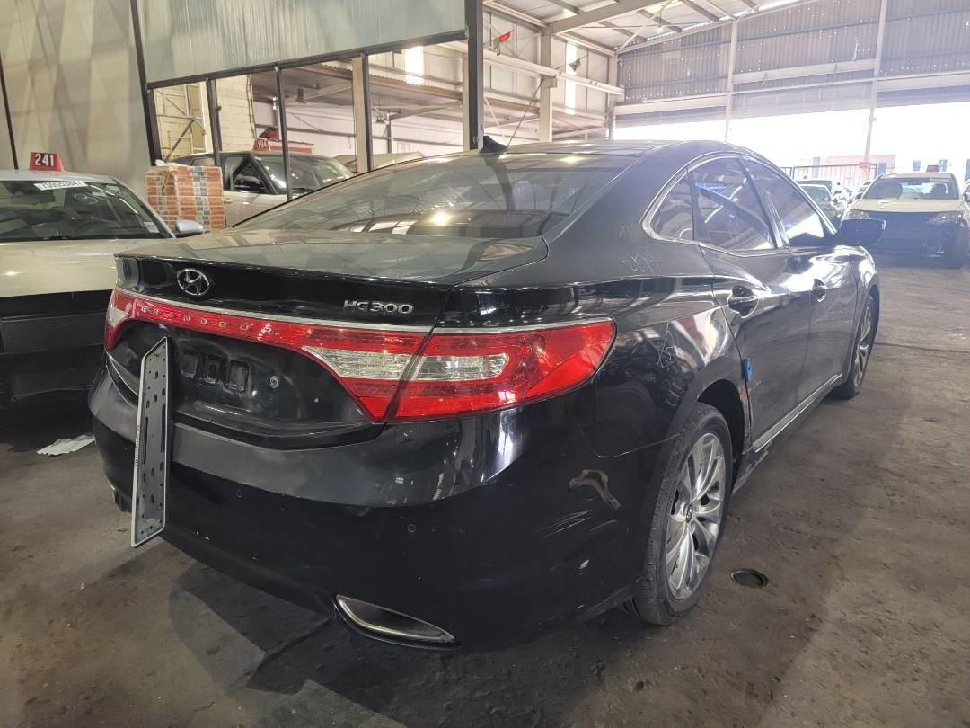 2012 HYUNDAI GRANDEUR — 203108 KM — Lot 113678 — Main - Marhaba Auctions Used Cars - Image 3