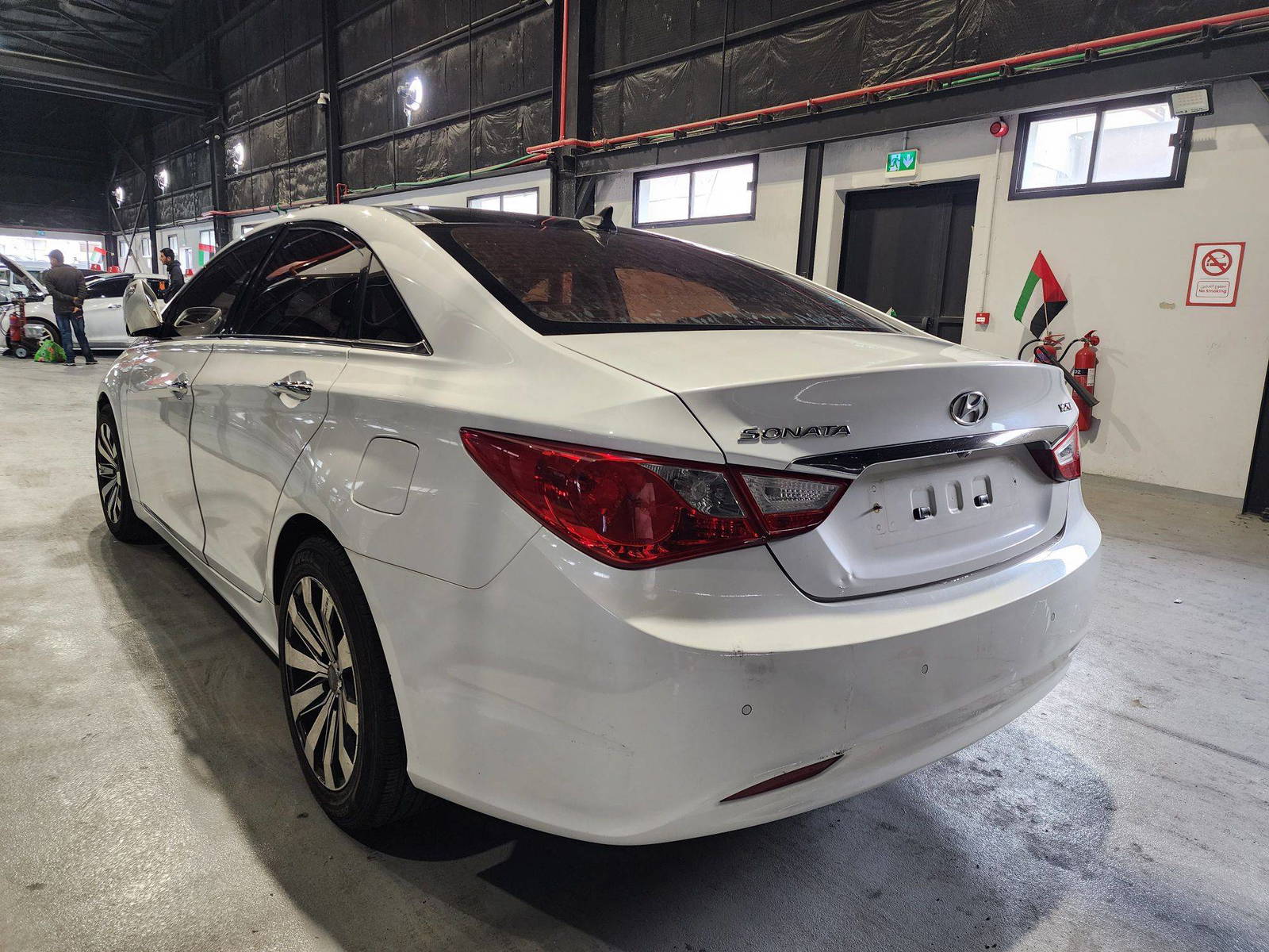 2011 HYUNDAI SONATA — 98137 KM — Lot 229616 — Al Quoz - Marhaba Auctions Used Cars - Image 6