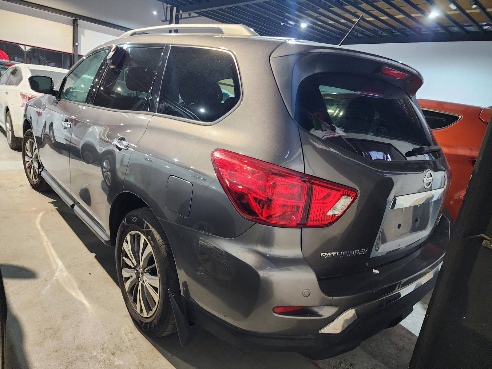 2017 NISSAN PATHFINDER — 158959 Miles — Lot 124587 — Ind. 12 - Marhaba Auctions Used Cars - Image 6