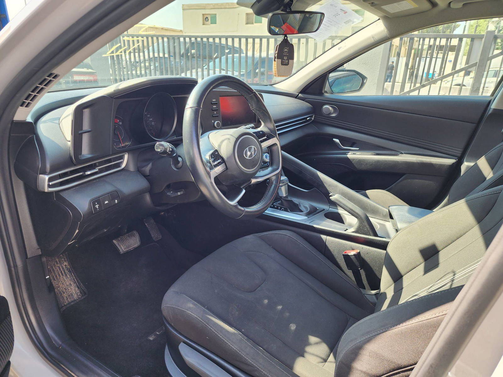2021 HYUNDAI ELANTRA — 79774 KM — Lot 41279 — Al Quoz - Marhaba Auctions Used Cars - Image 9