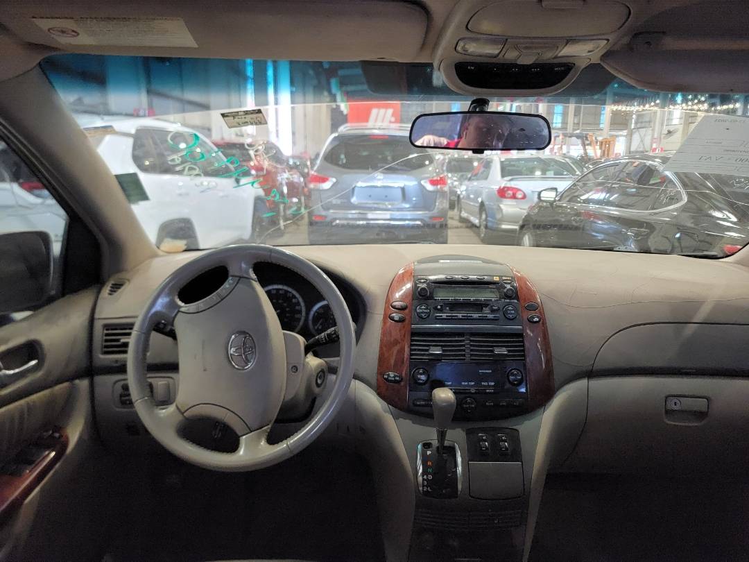 2004 TOYOTA SIENNA — 209668 Miles — Lot 04S206980 — Main - Marhaba Auctions Used Cars - Image 7