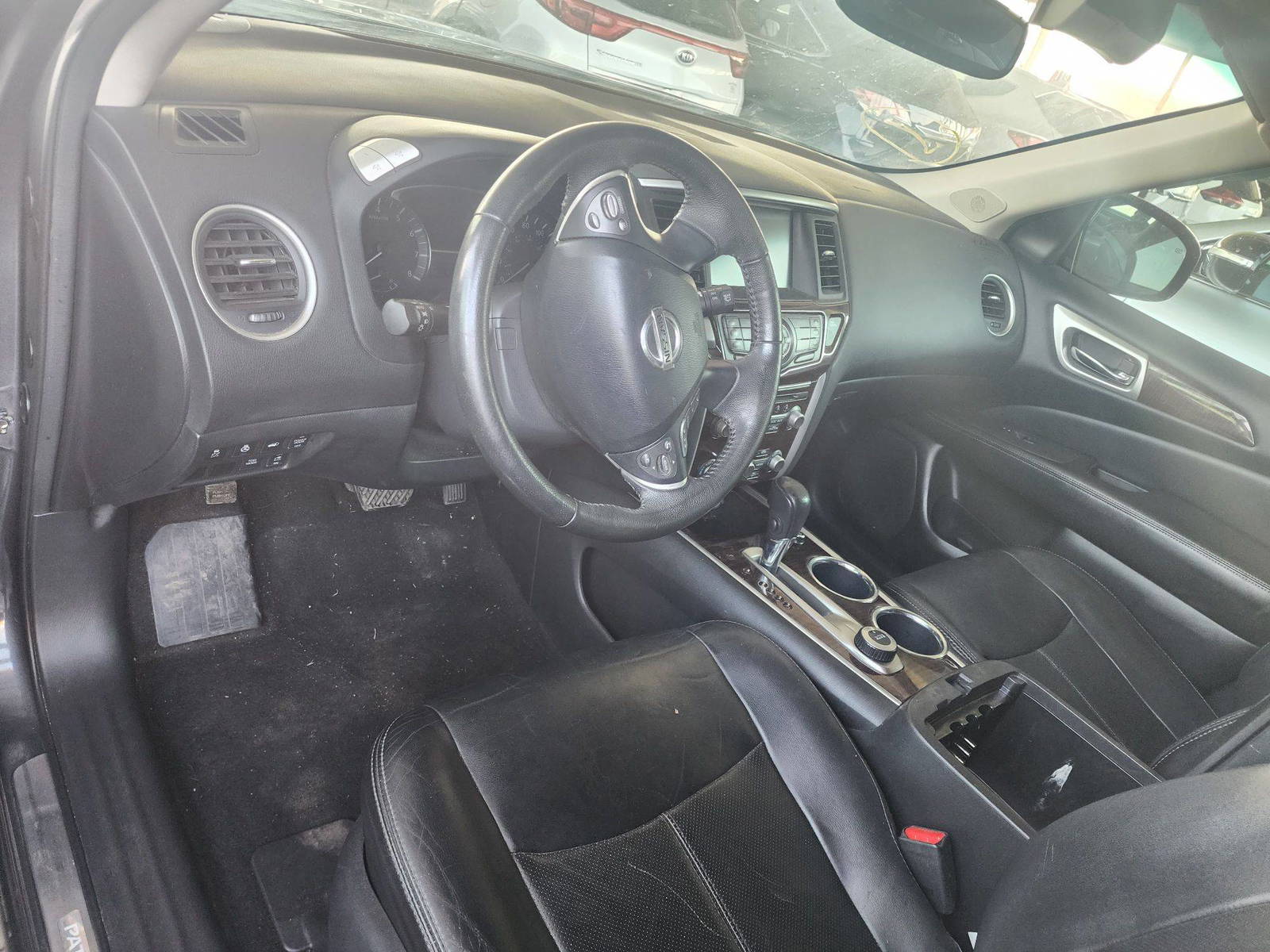 2013 NISSAN PATHFINDER — 209102 Miles — Lot 67307763 - Marhaba Auctions Used Cars - Image 4